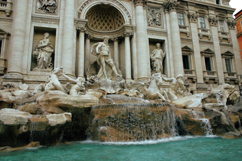 Photo of Trevi Fountain by James Lee on Unsplash